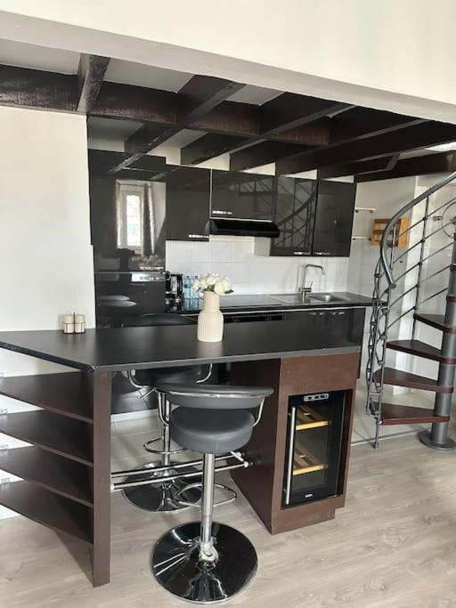 Premium House En Hypercentre - Parking Inclus Et A 7 Mins Rer A Apartment Saint-Germain-en-Laye